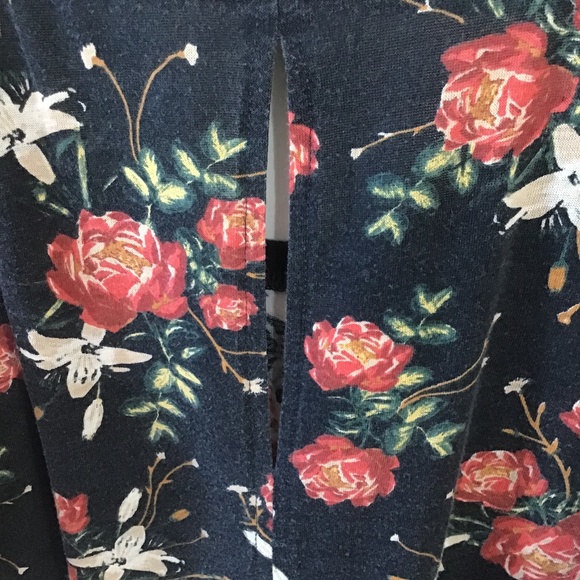 Roxy top - Picture 3 of 3